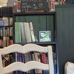 Honeybee Books & Tea