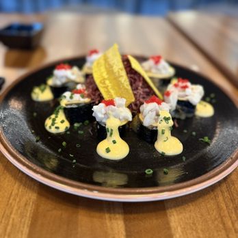 Noe Sushi Bar - Sushi Bars Near Me - South Miami, Florida