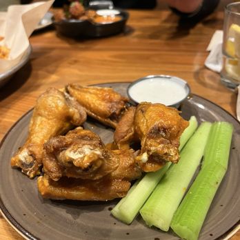 Lazy Dog Restaurant & Bar - Crispy Wings - New American Near Me - Orange, California Lazy Dog Restaurant & Bar - Crispy Wings - New American Near Me - Orange, California