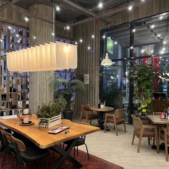 Big Chef - Warm vibes great decor - Coffee & Tea Near Me - İzmir, 35