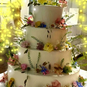 Bedell Cellars - Salt Air Farm's flora adorns the cake tiers - 7/26/2026 - Wineries Near Me - Cutchogue, New York Bedell Cellars - Salt Air Farm's flora adorns the cake tiers - 7/26/2026 - Wineries Near Me - Cutchogue, New York