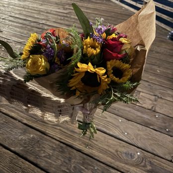 Bonjour...Paris Flowers! - Its such a nice bouquet of flowers, very fresh and very healthy flowers - Florists Near Me - Carlsbad, California Bonjour...Paris Flowers! - Its such a nice bouquet of flowers, very fresh and very healthy flowers - Florists Near Me - Carlsbad, California