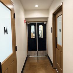 Lou Malnati's Pizzeria - Restrooms