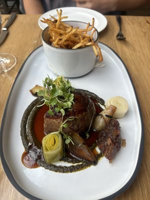 Moraine Lake Lodge by null