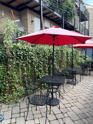 Tuscan Hen Market by null