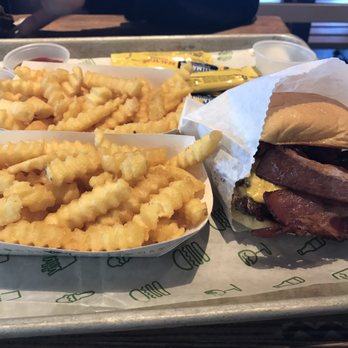 Shake Shack Coral Gables - Burgers Near Me - Coral Gables, Florida