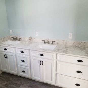 Plumb Good Builders - two sinks in a bathroom - General Contractors Near Me - Brunswick, Maine Plumb Good Builders - two sinks in a bathroom - General Contractors Near Me - Brunswick, Maine
