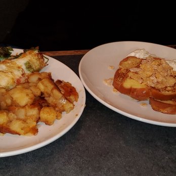 The Plate - Garden Omelet and French toast - Breakfast & Brunch Near Me - Milford, Connecticut The Plate - Garden Omelet and French toast - Breakfast & Brunch Near Me - Milford, Connecticut