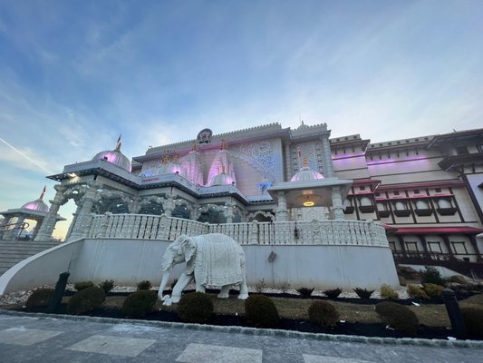 BAPS Shri Swaminarayan Mandir, Edison by null