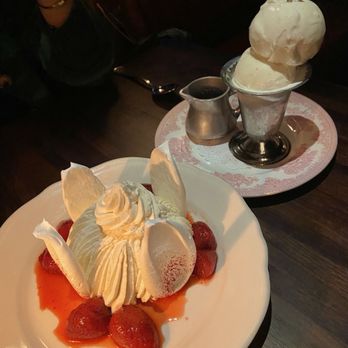 Gilt Bar - Strawberries and Cream, birthday ice cream - New American Near Me - Chicago, Illinois