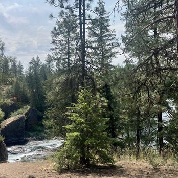 Riverside State Park: Bowl and Pitcher area - River view with high current only in certain sections - Hiking Near Me - Spokane, Washington Riverside State Park: Bowl and Pitcher area - River view with high current only in certain sections - Hiking Near Me - Spokane, Washington