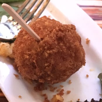 Far Bar - Mac and cheese lollipops - Asian Fusion Near Me - Los Angeles, California