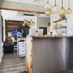 MaxLife Weight Loss and Body Balancing - Beautiful front desk area