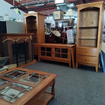 Monroe County Flea Market - Large variety of new and used furniture instruments and collectibles - Flea Markets Near Me - Monroe, Michigan
