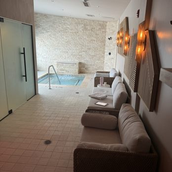 TOILE & BUBBLE BOUTIQUE INN & SPA - Updated October 2025 - 25 Photos