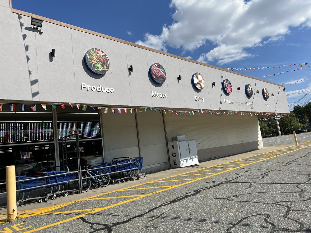 SUPERFRESH SUPERMARKET - Updated January 2026 - 11 Photos - 699 ...