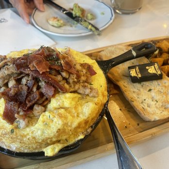 Sweet Maple - Skillet - Breakfast & Brunch Near Me - Cupertino, California