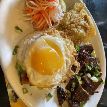 Com Tam Thien Hao - Grilled beef and fried shrimp cake with side of sunny side up eggs - Vietnamese Near Me - Westminster, California