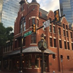 Haltom's Jewelers - Interesting architecture