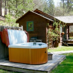 Willow Springs Cabins - Hot Tub