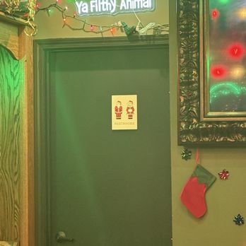 Twain Missouri Taproom - I love the christmas spirit - Barbeque Near Me - Columbia, Missouri Twain Missouri Taproom - I love the christmas spirit - Barbeque Near Me - Columbia, Missouri
