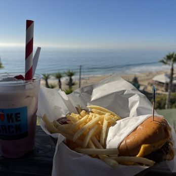 Crystal Cove Shake Shack - Cove Deluxe Burger - American Near Me - Newport Coast, California