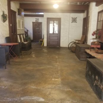Gunn House Hotel - The hallway to the laundry room and staircase to pool and breakfast area - Hotels Near Me - Sonora, California Gunn House Hotel - The hallway to the laundry room and staircase to pool and breakfast area - Hotels Near Me - Sonora, California