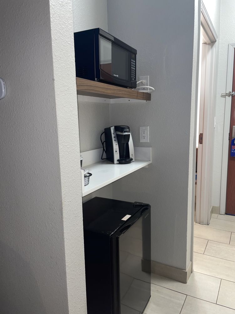 HOLIDAY INN EXPRESS & SUITES WEATHERFORD Updated August 2024 18