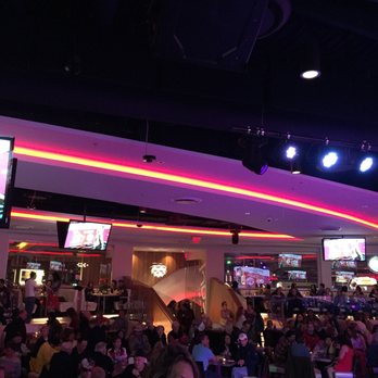 The Pearl Showroom - a large crowd of people - Music Venues Near Me - Edmonton, Alberta The Pearl Showroom - a large crowd of people - Music Venues Near Me - Edmonton, Alberta