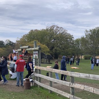 All Seasons Orchard - Pumpkin Patches Near Me - Woodstock, Illinois All Seasons Orchard - Pumpkin Patches Near Me - Woodstock, Illinois