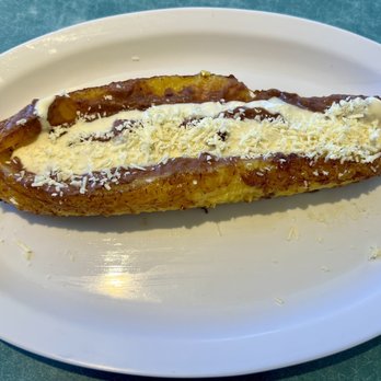 Típicos El Hondureño - Fried Plantain (sweet, which comes with beans and cheese in it). - Salad Near Me - Baton Rouge, Louisiana Típicos El Hondureño - Fried Plantain (sweet, which comes with beans and cheese in it). - Salad Near Me - Baton Rouge, Louisiana