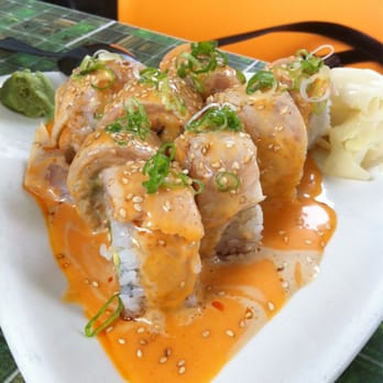 Natalee Thai - Westside roll. (shrimp tempura, avocado and albacore on the outside)..YUMMY!! - Thai Near Me - Los Angeles, California