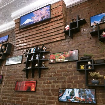 Blackbeard Ramen - Wall decorations! - Ramen Near Me - Cliffside Park, New Jersey