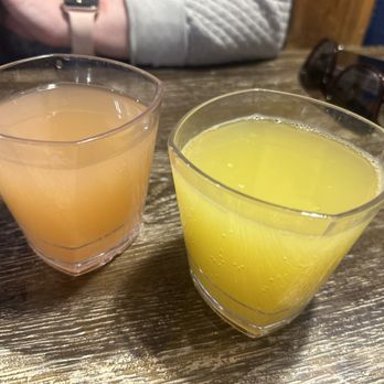 Bear Bear - Grapefruit and orange mimosas - Breakfast & Brunch Near Me - Leavenworth, Washington Bear Bear - Grapefruit and orange mimosas - Breakfast & Brunch Near Me - Leavenworth, Washington