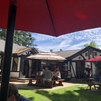 Crow & Gate Pub - British Near Me - Nanaimo, British Columbia