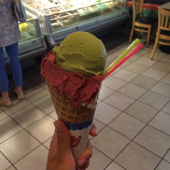 Hello Gelato - Green tea Matcha, Mixed Berry and hidden Pineapple under the Mixed Berry! - Gelato Near Me - Pasadena, California Hello Gelato - Green tea Matcha, Mixed Berry and hidden Pineapple under the Mixed Berry! - Gelato Near Me - Pasadena, California