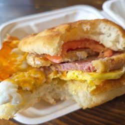 Kekuli Cafe - Canadian Back Bacon BLT Breakfast Bannock