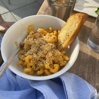 Deck 12 - Mac n cheese - Cocktail Bars Near Me - Boston, Massachusetts