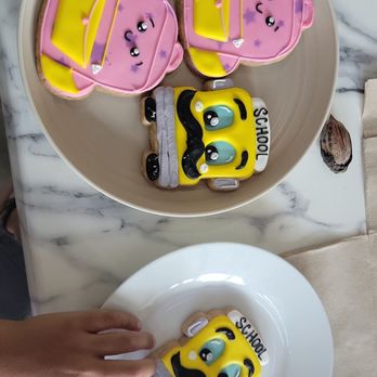 Lady Quack's Cakery - Shortbread - Custom Cakes Near Me - Austin, Texas Lady Quack's Cakery - Shortbread - Custom Cakes Near Me - Austin, Texas