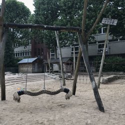 Spielplatz am Helmsmuseum - Schaukel