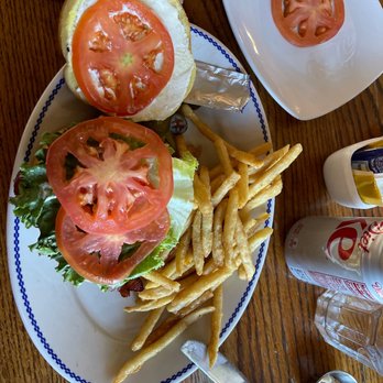 Fred Harvey Tavern - Burger with extra tomatoes. - Beer Bar Near Me - Grand Canyon, Arizona Fred Harvey Tavern - Burger with extra tomatoes. - Beer Bar Near Me - Grand Canyon, Arizona