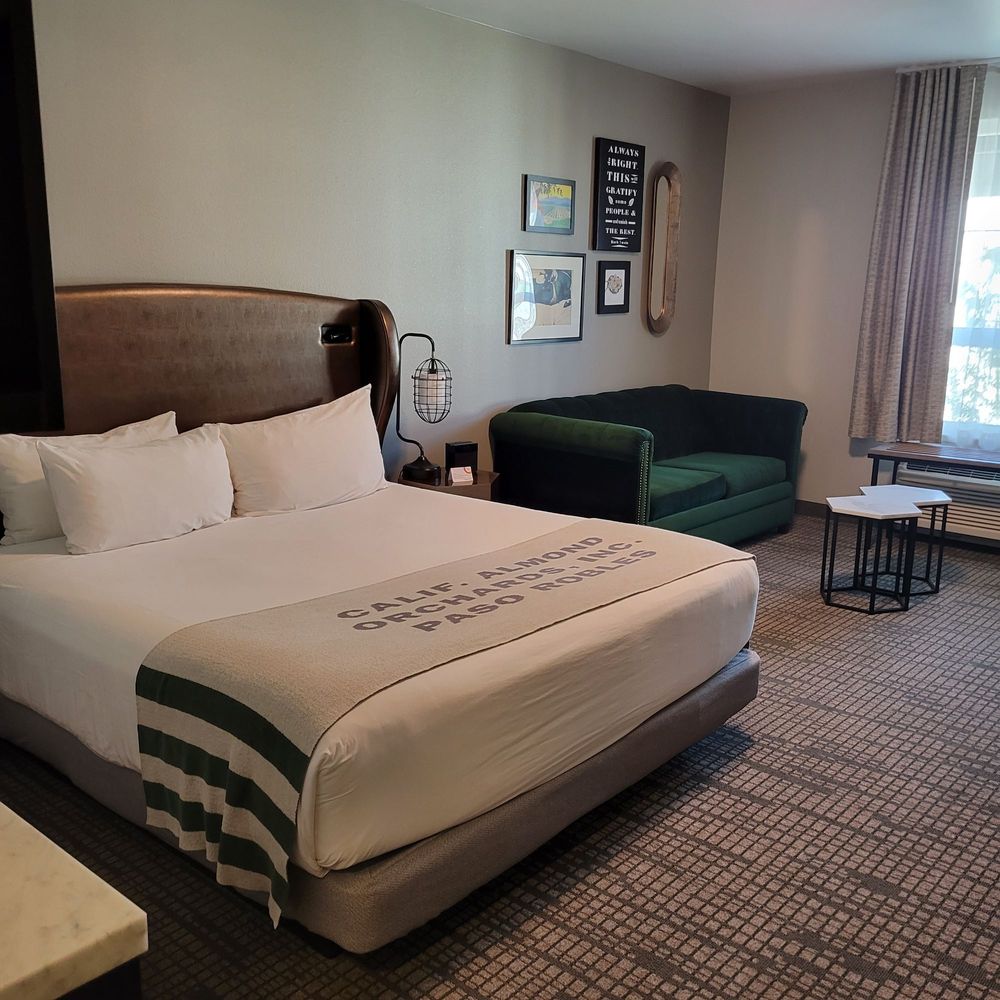 Oxford Suites Paso Robles - Hotels Near Me - Paso Robles, California Oxford Suites Paso Robles - Hotels Near Me - Paso Robles, California