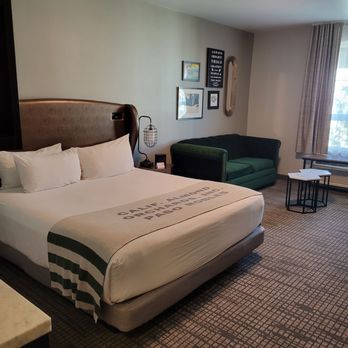 Oxford Suites Paso Robles - Hotels Near Me - Paso Robles, California Oxford Suites Paso Robles - Hotels Near Me - Paso Robles, California