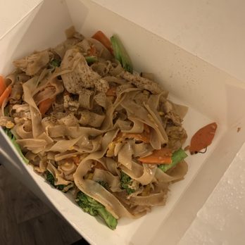 Pin Thai - Pad See Ew - Thai Near Me - Farragut, Tennessee Pin Thai - Pad See Ew - Thai Near Me - Farragut, Tennessee