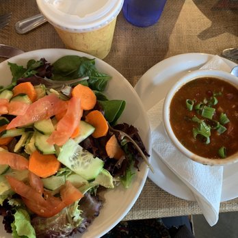 Crossroads Cafe - Organic green salad with avocado and vegan chili cup. - Cafes Near Me - Joshua Tree, California