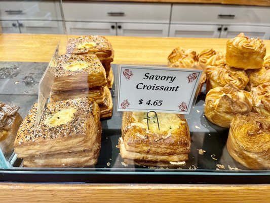 Hewn Bakery - Libertyville Outpost by null