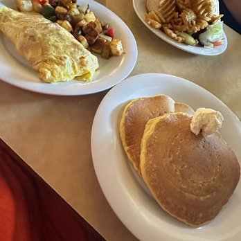 Sloan's - Ham and Cheese Omelette, pancakes, and club sandwich - Breakfast & Brunch Near Me - Indio, California