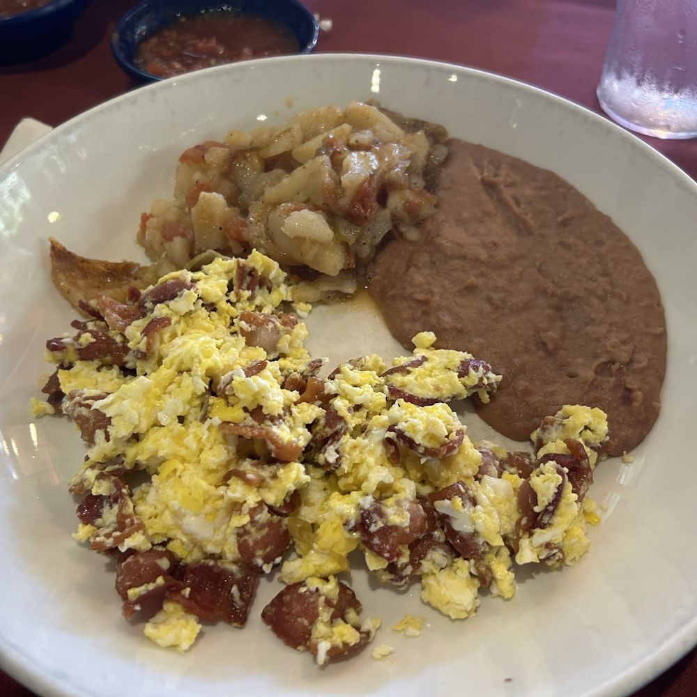 Esperanza's Restaurant & Bakery - Huevos con Tocino - Mexican Near Me - Fort Worth, Texas Esperanza's Restaurant & Bakery - Huevos con Tocino - Mexican Near Me - Fort Worth, Texas