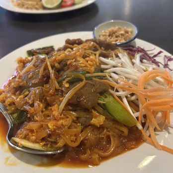 Thai Garden Restaurant - Pad Thai - Thai Near Me - Moreno Valley, California