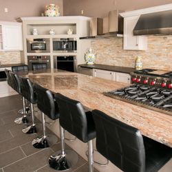 Barrys Appliance & TV - Subzero/Wolf/Cove display